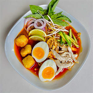 laksa-house.ch | Gluten free Laksa Chicken, tofu and egg